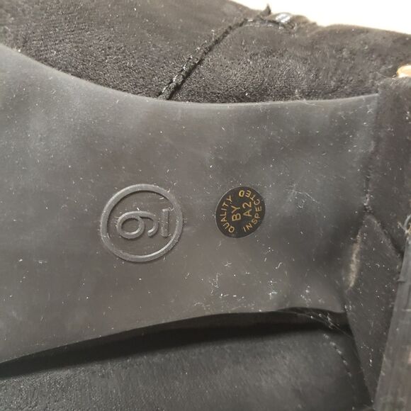 Liz Claiborne Black Faux Suede Lace-Up Ankle Boots Gold Hardware Size 9 PO Good - Picture 15 of 15